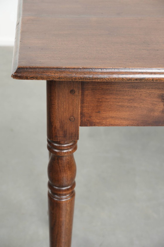 Image 1 of Antique English oak side table/hall/corridor table from the early 19th century with a beautiful appearance.