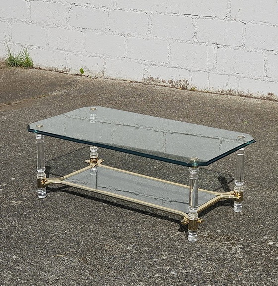 Image 1 of Italienischer schwerer zweistöckiger Couchtisch aus Lucite, Tommaso Barbi, Regency-Stil, 80er Jahre