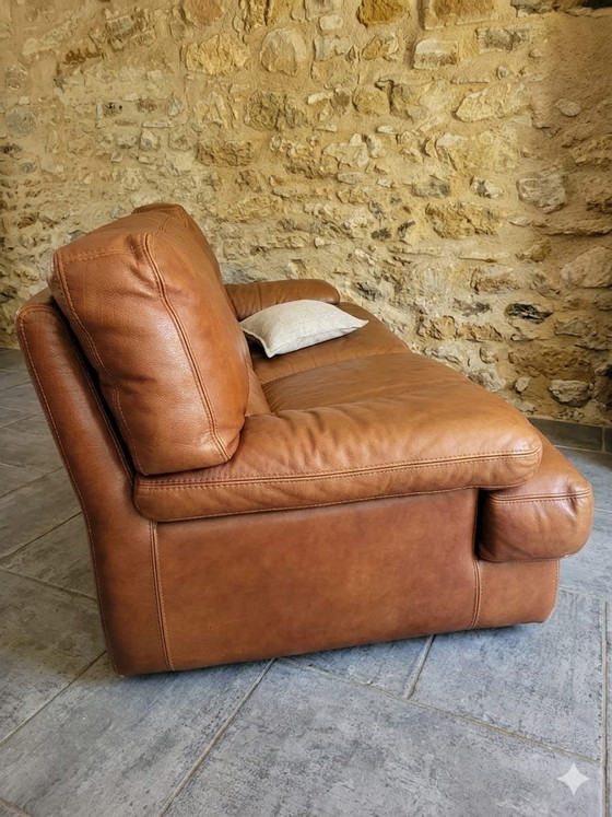 Image 1 of Divano vintage a 3 posti in pelle color cuoio "Il mondo della pelle"