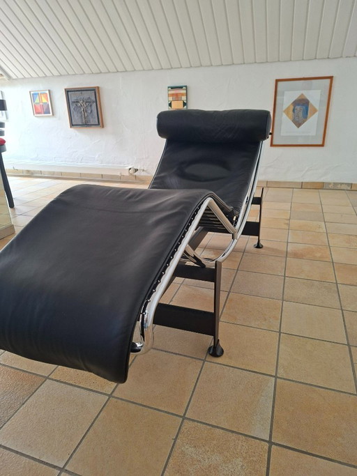Cassina LC4 – verstelbare relaxstoel, Leather