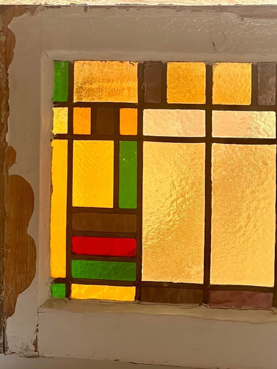 Original Art Deco Stained Glass Window (approx. 1920) in Original Wooden Frame – The Hague – Glass art (photo 3 of 5)