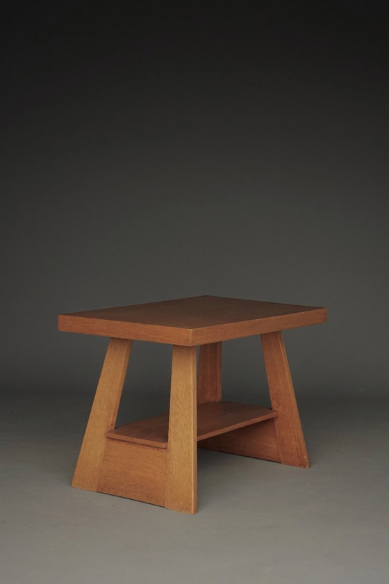 Image 1 of Nederlandse eikenhouten bijzettafel, jaren 1950