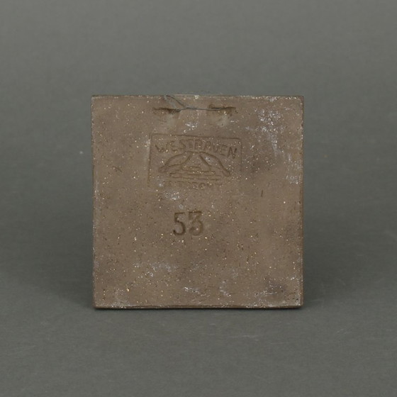 Image 1 of Leendert Blok (1904-1983) - Chanoir tegel - Westraven, Utrecht - dame met vogel - jaren zestig - no. 53 