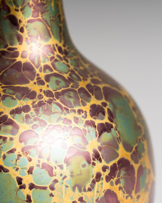 Image 1 of Duo di vasi in porcellana dipinti a mano da Helmut Drexler - Verde lilla intricato con dettagli in oro