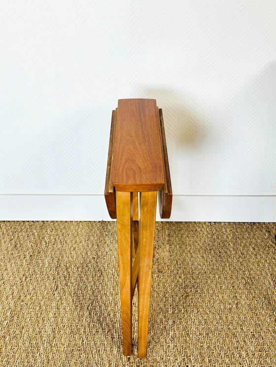 Image 1 of Set van 5 vintage Scandinavische bijzettafels van teakhout, uit 1960.