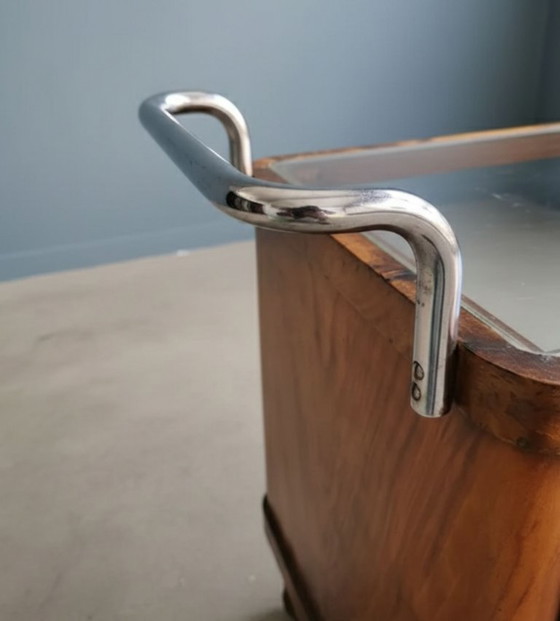 Image 1 of Carrito de servicio Art Déco de nogal con cromo, década de 1930