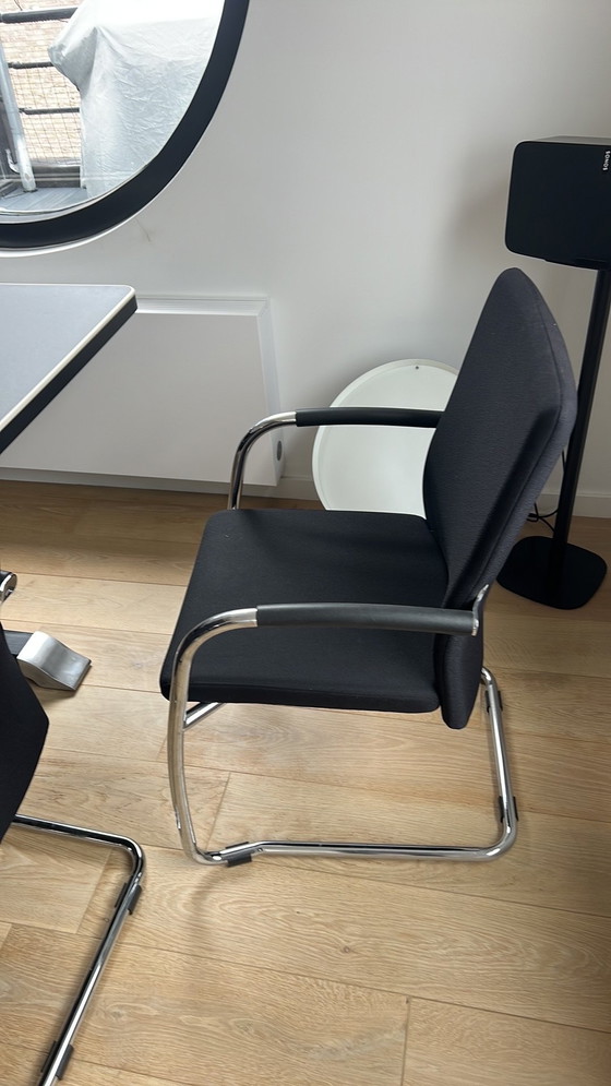 Image 1 of Gispen eettafel 7208 met 6 stoelen 