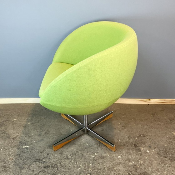 Image 1 of Midcentury lounge chair "Planet" by Stokke, chrome and lime green fabric upholstery