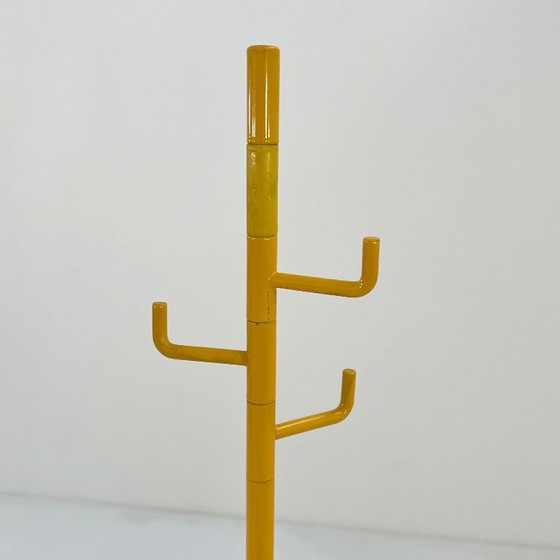 Image 1 of Porte-serviettes sur pied jaune en métal de Symbolbath, années 1980