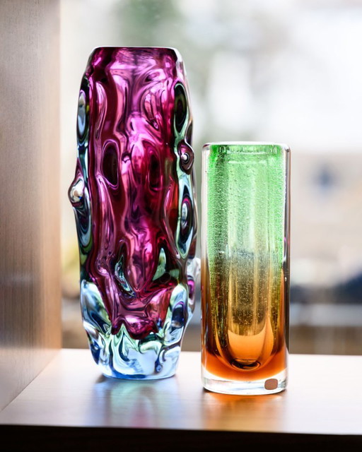 Jarrón de núcleo rojo de Jan Beranek de 1959 y escultura vintage de cristal checo estilo Vizner