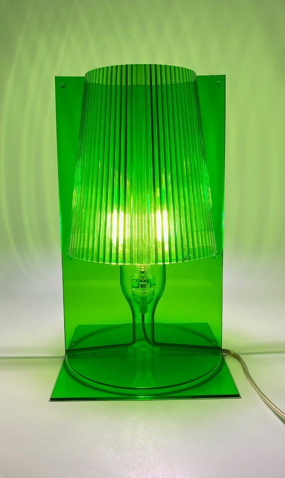 Image 1 of Lampe de table Kartell « Take » verte – Design de Ferruccio Lavia, fabriquée en Italie