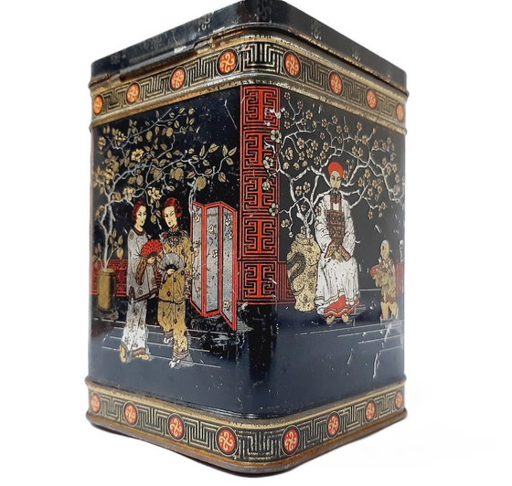 Image 1 of Vintage oriental rectangular tin box