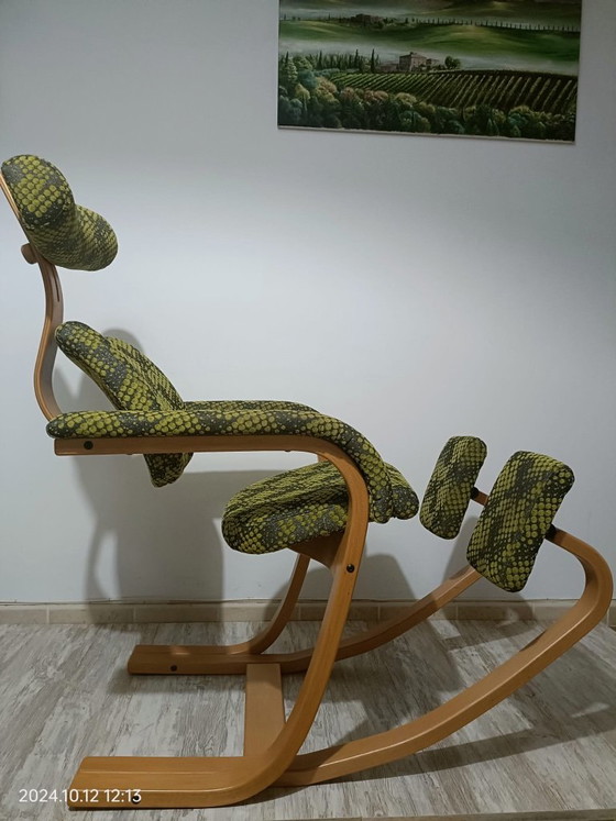 Peter Opsvik - Stokke - Duo Balance (1991 design) – Office chairs, Textile, Wood (photo 2 of 5)
