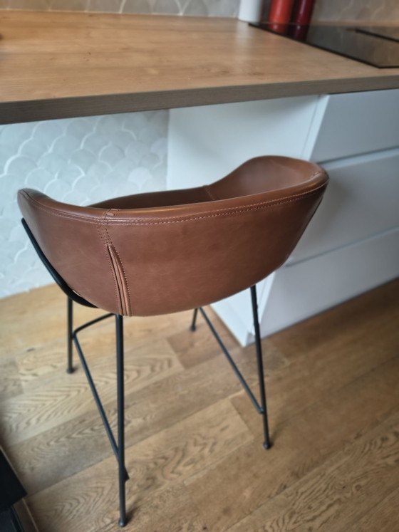 Zuiver Feston Sgabello da Bar Marrone Cognac 65 cm – Sgabelli da bar, Metallo, Skai (photo 6 of 8)