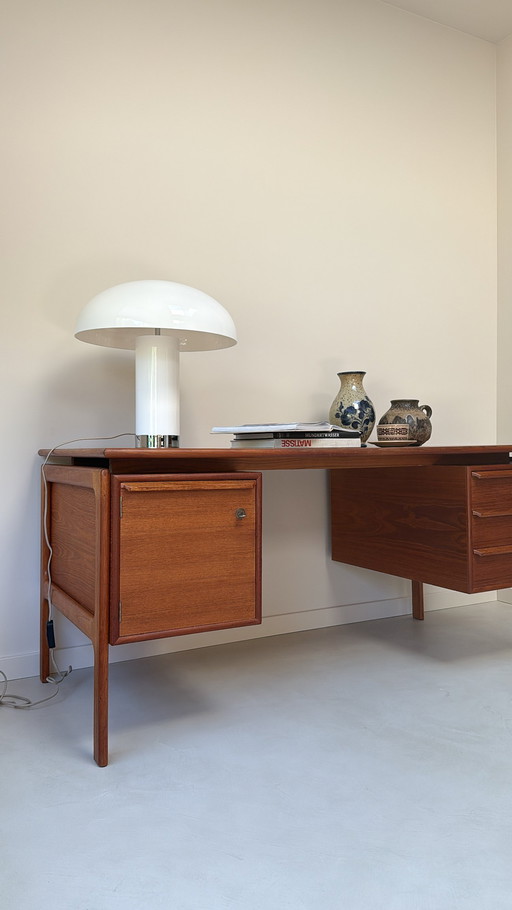 Vintage Schreibtisch aus Teakholz