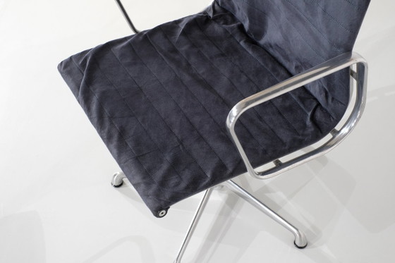 Image 1 of Conjunto de sillones "EA 103" diseñados por Charles Ray Eames para ICF USA, 1969.