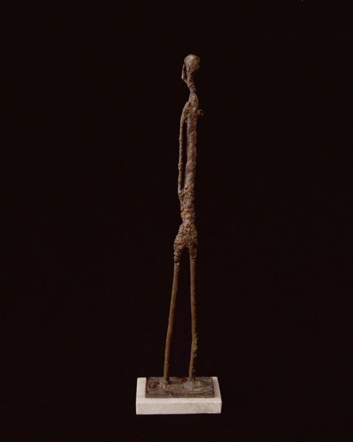 Bronze sculpture 'Mujer' by Pablo Rebollo Pérez