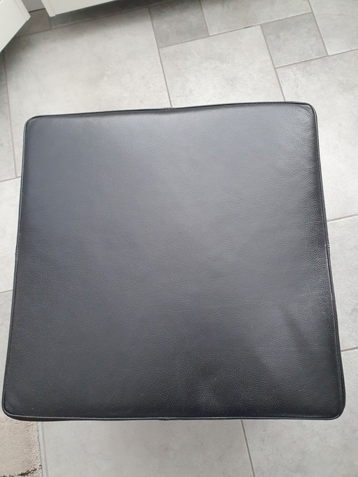 2x pouf en cuir