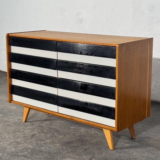 Credenza U-453 di Jiri Jiroutek per Interier Praha, anni '60 – Credenze, Legno (photo 2 of 13)
