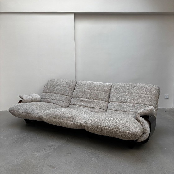 Marsala Sofa by Michel Ducaroy for Ligne Roset – 3-5 seaters, Textile, Plexiglass (photo 4 of 10)
