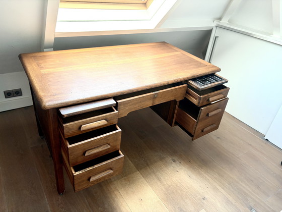 Image 1 of Bureau Vintage Antiek Abbess Teacher Desk Eiken