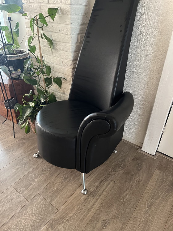 Image 1 of Trône à dossier haut au design postmoderne – Une pièce asymétrique qui attire le regard