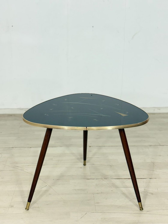 Image 1 of Beautiful vintage coffee table / living room table / kidney-shaped table / side table, mid-century style.