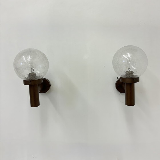 Image 1 of Set di 2 lampade da parete in vetro a globo per esterni di Lisa Pape, Svezia, anni '70