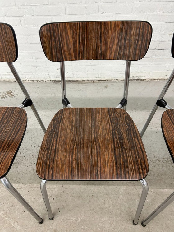 Image 1 of Table vintage en Formica avec chaises