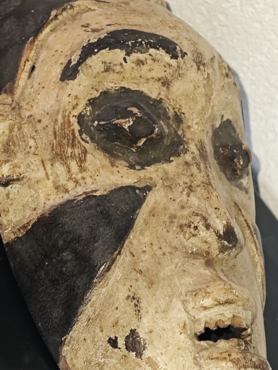 Image 1 of Afrikaans masker