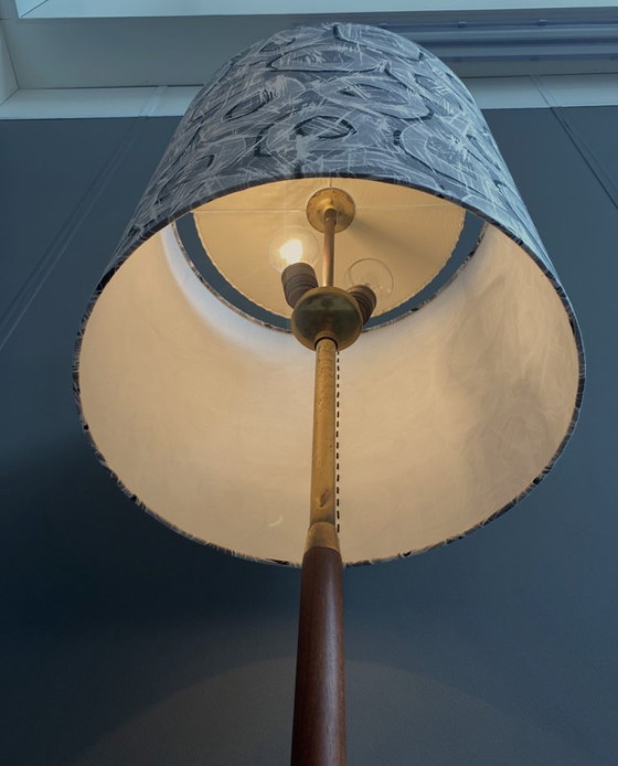 Image 1 of Lampada da terra vintage in teak con paralume stampato a ciambella