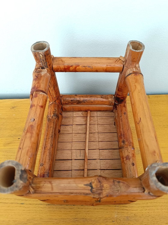 Image 1 of Piccolo sgabello in bambù, portavasi