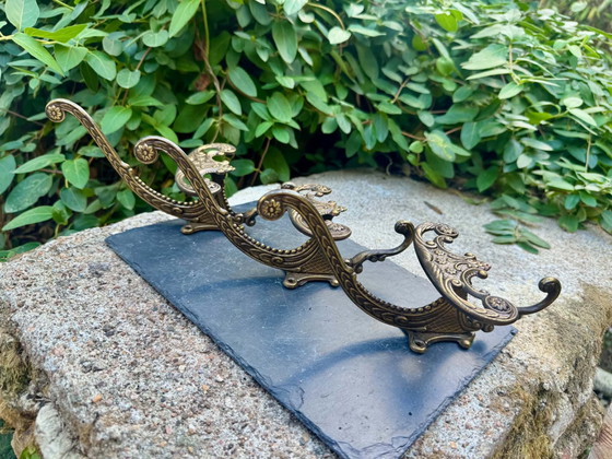 3 vintage baroque brass coat hooks Italy – Decorative Objects (photo 15 of 15)