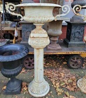 2x Vaso per piante in ghisa con manici su colonna romana, Vasi per piante, Ferro, Beige, Vintage (foto 4 di 11)