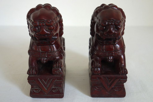 Een paar vintage Chinese houten Foo-honden