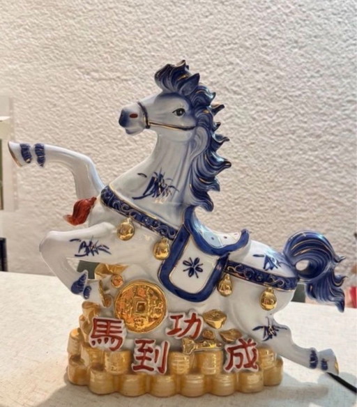 Vintage Chinese porcelain lamp