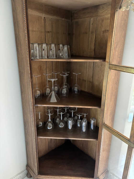 Antiker Eckvitrine aus Eiche von Denby & Spinks Leeds – Glass, Wood (photo 6 of 6)