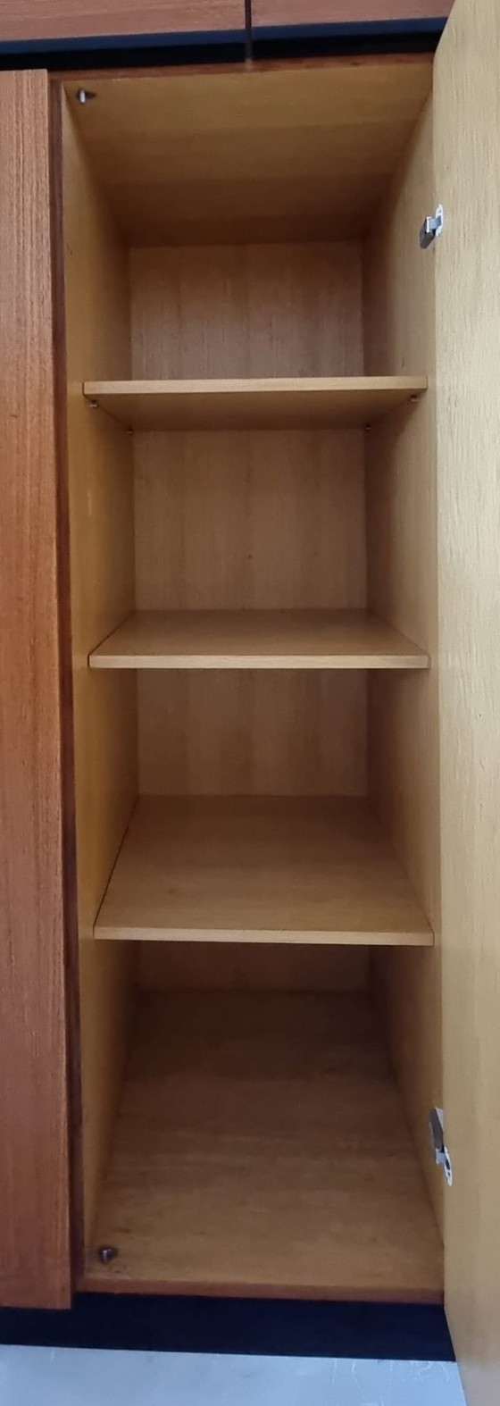 Mid Century Kleiderschrank – Kleiderschränke, Wood (photo 13 of 30)