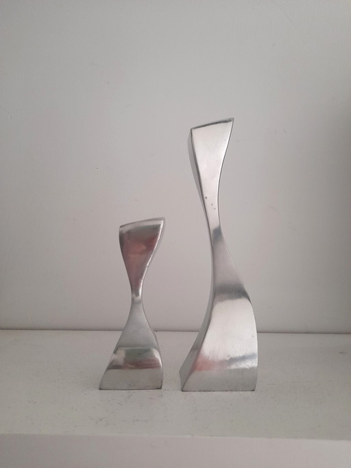 2 Scandinavian wave candle holders