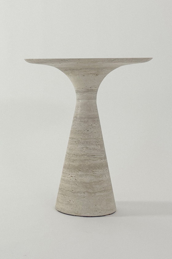 Image 1 of 🗿 Elegancia escultórica: Mesa “Angelo M” en Travertino Plata de Leo Aerts para Linea Design Objects