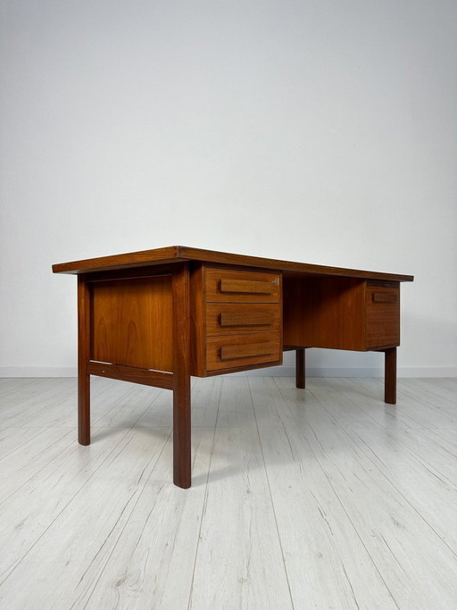 Rare 1960s Danish Teak Freestanding Writing Desk by Peter Løvig Nielsen – Vintage Desk with Shelves & Leather Detail