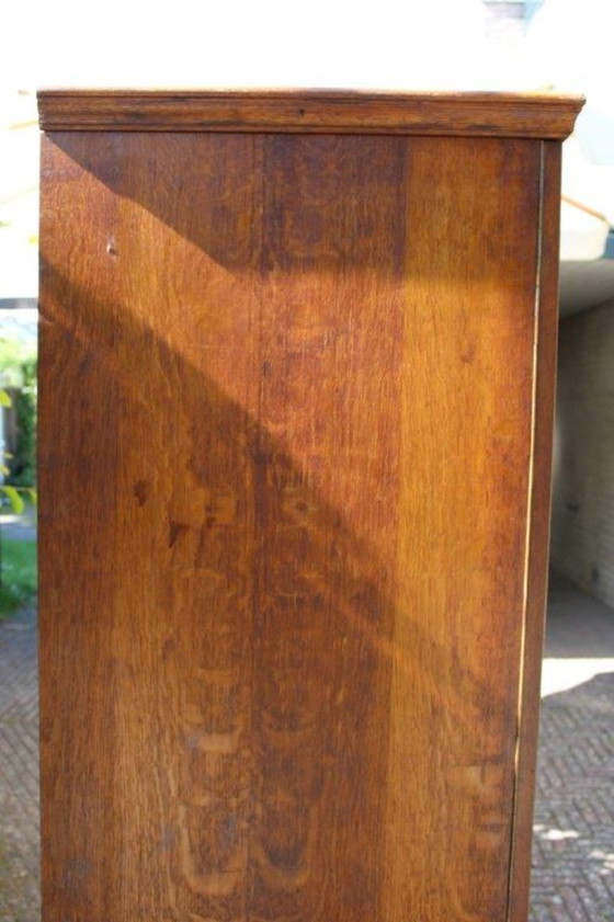 Image 1 of Vintage (50-60) 3-deurs houten kledingkast, 1/3 leg 2/3 hang