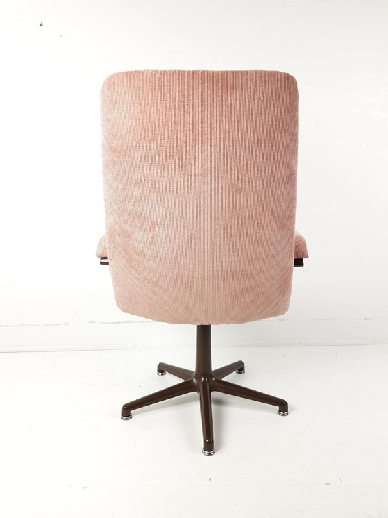 Image 1 of Vintage Artifort bureaustoel | stoel roze bruin nieuwe stof