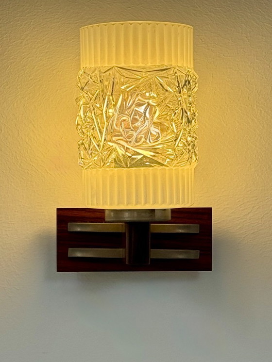 Image 1 of Coppia di applique vintage, cromate, palissandro e vetro pressato stampato, Francia