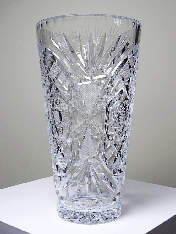 Image 1 of Grand vase en cristal taillé et moulé vintage 80-2000 Bohême Tchécoslovaquie
