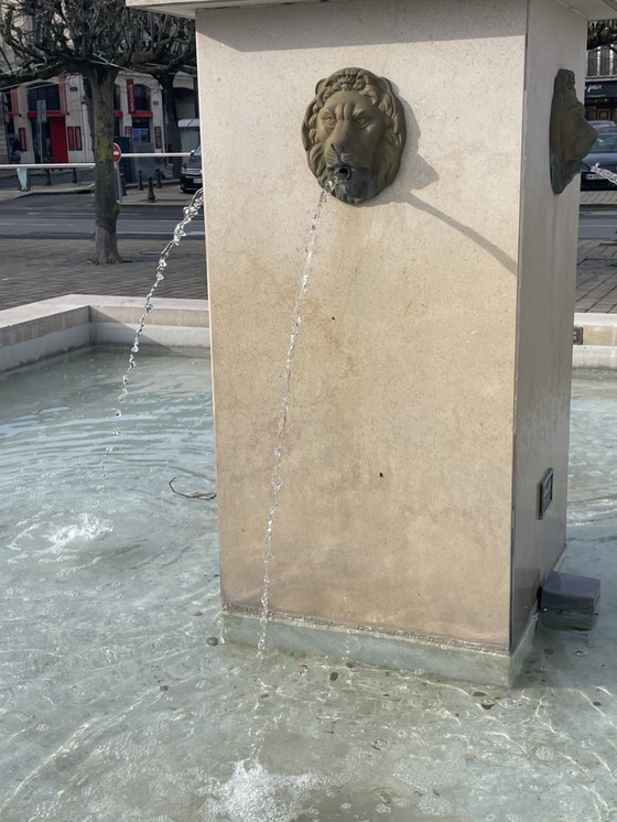 Image 1 of 19E Eeuwse Gietijzeren Waterspuwer Leeuwenkop
