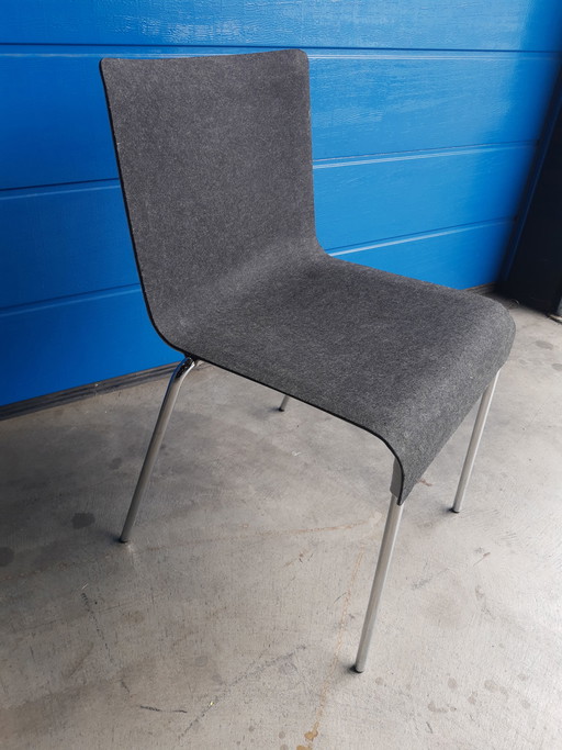 6 x GUBI Chair II Innen grau außen cremeweiß