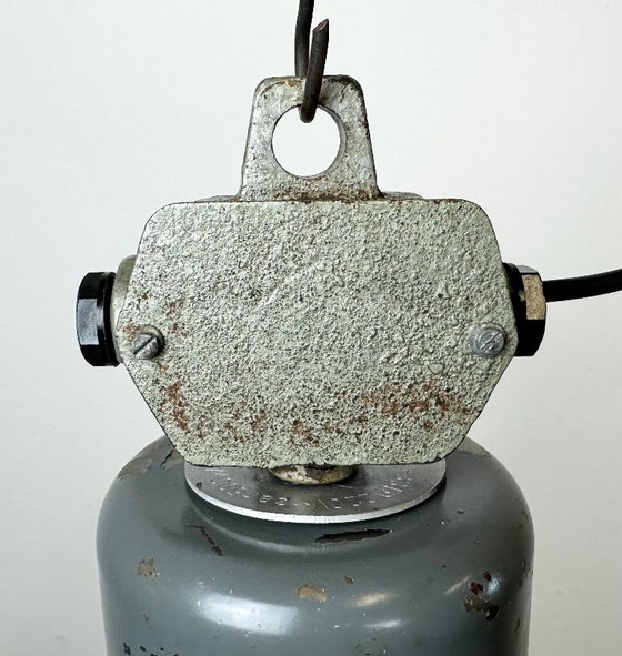 Image 1 of Graue industrielle Aluminium-Pendelleuchte von Polam Wilkasy, 1960er Jahre