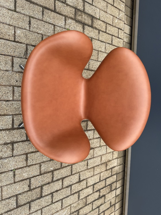 Image 1 of Fritz Hansen Swan chair Cognac leder, NIEUWstaat!!