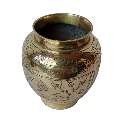 Mid Century Chinese Messing Vaas